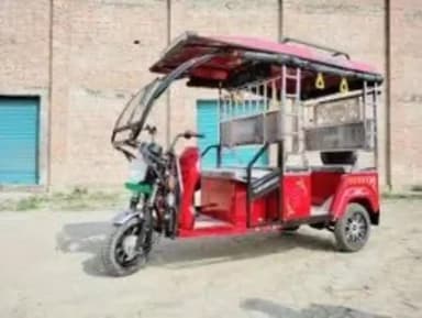 बरेली: थाना इज्जत नगर क्षेत्र में घर के बाहर से ई-रिक्शा चोरी, घटना सीसीटीवी में हुई कैद