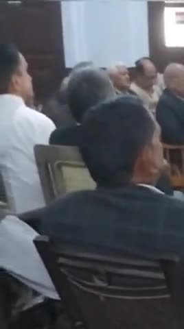 बहराइच: जिला बार एसोसिएशन सभागार में ग्राम न्यायालयों की स्थापना के विरोध में अधिवक्ताओं ने की बैठक, हुए न्यायिक कार्य से विरत