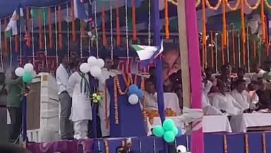 काफिला बढ़ रहा है संघर्ष जारी है, जो हमारे साथ खड़े हैं ,उनका एहसान भारी है ।
दोगुना करके दुंगा आपके पसीने की कीमत ,
यह हमारी जिम्मेदारी  है। Upendra Kushwaha जी 

#विरासत_बचाओ_नमन_यात्रा #राष्ट्रीय_लोक_जनता_दल