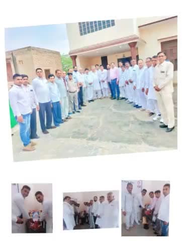 बहुजन समाज पार्टी के पूर्व प्रदेश अध्यक्ष परमजीत शर्मा के पूज्य पिताजी कान बंद होने पर पुष्प अर्पित करने पहुंचे उनके गां