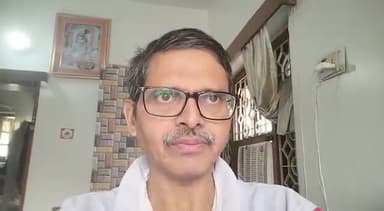 जबरिया रिटायर आईपीएस सह  अधिकार सेना  पार्टी के राष्ट्रीय अध्यक्ष पटना में है।