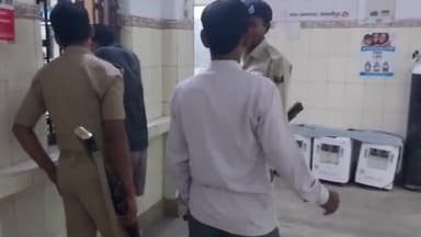 समस्तीपुर: नगर थाना पुलिस ने गश्ती के दौरान बस स्टैंड के पास नशे की हालत में व्यक्ति को किया गिरफ्तार, मेडिकल के बाद भेजा जाएगा जेल