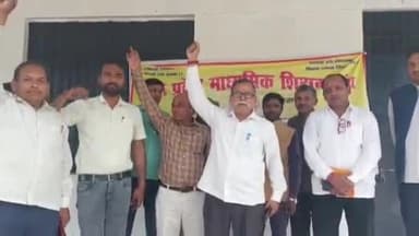 बहराइच: जीआईसी व जीजीआईसी में मूल्यांकन के बीच शिक्षक संघ ने मांगों को लेकर जताया विरोध, पहले दिन जांची गई सिर्फ 1,419 कापियां