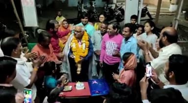 108 सुंदरकांड मंडल के वरिष्ठ सदस्य का जन्म दिवस बड़े धूमधाम के साथ मनाया गया,बड़ी संख्या में मंडली के सदस्य रहे मौजूद।