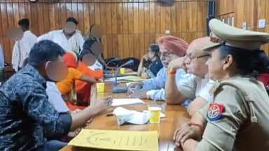 बहराइच: पुलिस लाइन स्थित परिवार परामर्श केंद्र में काउंसलिंग के बाद साथ रहने को राजी हुए 3 दंपत्ति