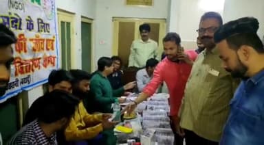 बदायूं: उझानी कस्बे में अल मदद संस्था द्वारा गरीबों के लिए नि:शुल्क दवा वितरण एवं नेत्र शिविर का किया गया आयोजन