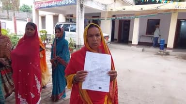 लखीसराय: लखीसराय पुलिस अधीक्षक से मिलकर वृद्ध महिला ने अपने ही पुत्रों के द्वारा प्रताड़ित होने पर लगाई न्याय की गुहार