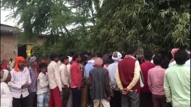 गोंडा: भुलईडीह गांव में आकाशीय बिजली गिरने से एक किसान के तीन मवेशियों की हुई मौत