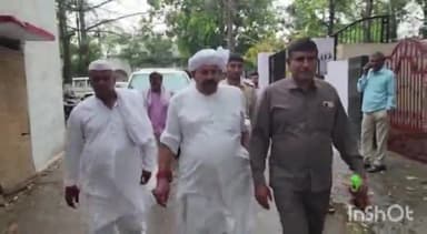 मुज़फ्फरनगर: जिला कलेक्ट्रेट पहुंचे भाकियू सुप्रीमो नरेश टिकैत ने कहा, बरसात से किसानों को हो रहा है भारी नुकसान