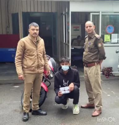 देहरादून: थाना प्रेमनगर पुलिस ने मोबाइल लूट की घटना का किया खुलासा, नंदा की चौकी से मोबाइल फोन के साथ 1 आरोपी को किया गिरफ्तार