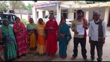 लखीसराय: एसपी कार्यालय पहुंचकर पीड़ित परिजनों ने अपनी बेटी की तलाश के लिए एसपी को दिया आवेदन न्याय की लगाई गुहार