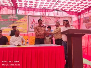 यूपी बलरामपुर में ब्लॉक मुख्यालय शिवपुरा के प्रांगण में मिलेटस कृषि महोत्सव कार्यक्रम का आयोजन हुआ। किसानों को मोंटे अना