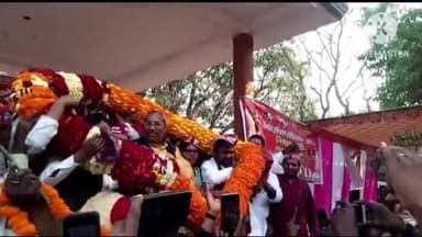 प्रतापगढ़: ढकवा बाजार में मत्स्य विभाग के मंत्री संजय निषाद ने सभा को किया संबोधित, कहा-पूर्व की सरकारें मछुआ समाज को समझती थी अछूत