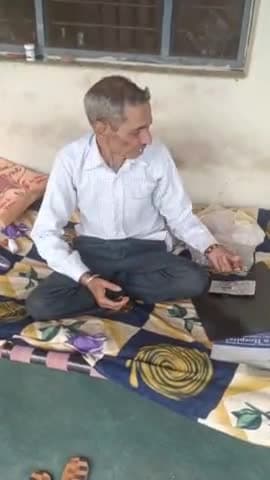 मस्त राम पुत्र श्री मोती राम गाम्ब नोन डाकखाना घेड तहसील देहरा जिला काँगड़ा हिमाचल प्रदेश, इन्होने  खुद एक पत्र लिख कर जय पब्बू माता सेवा सदन खुन्डिया से  सहायता के लिए रिक्वेस्ट की थी, उनका घर एक कमरे का है, पहले वोह मिस्त्री का काम करते थे