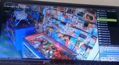 चित्तौड़गढ़: परशुराम सर्कल के पास एक दुकान से चोर ने दुकान से मोबाइल चोरी कर लिया और भाग गया, सीसीटीवी से खुलासा