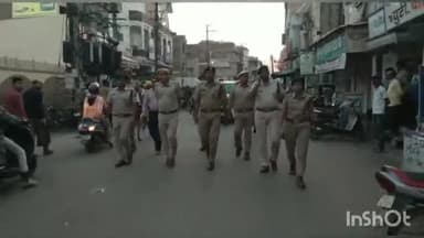 बीकानेर: आईजी ओम प्रकाश सहित पुलिस अधिकारियों ने कोटगेट सहित अनेक इलाकों का किया पैदल निरीक्षण