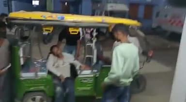 समस्तीपुर: मथुरापुर ओपी क्षेत्र मुक्तापुर रेलवे गुमती के निकट दो बाइकों की टक्कर में दो बाइक सवार व्यक्ति हुए जख्मी