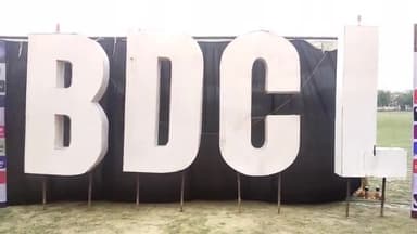 नवाबगंज: केडी सिंह बाबू स्टेडियम में एनसीआर दिल्ली की टीम बनी चैंपियन, यूपी क्रिकेट एसोसिएशन को हराकर ट्रॉफी पर किया कब्जा