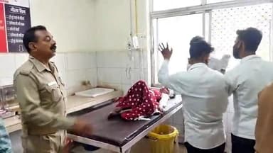 बदायूं: नवादा बाईपास पर एक स्कूल बस ने ईको कार में मारी टक्कर, 8 लोग हुए घायल