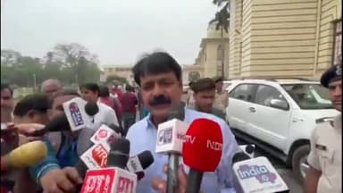 पटना ग्रामीण: बिहार में यूपी मॉडल की मांग पर मंत्री जमा खान ने कहा- सरकार किसी को बचाती नहीं, अपराधियों का कोई जाति और धर्म नहीं होता