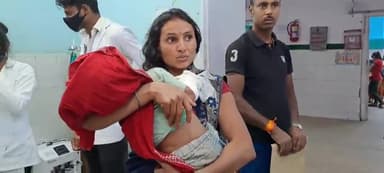 लखीसराय: खैरी गांव के समीप सड़क पार करने के क्रम में अज्ञात वाहन की टक्कर से एक बच्ची हुई जख्मी, सदर अस्पताल में कराया गया इलाज