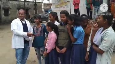 जलालगढ़: स्थानीय प्राथमिक स्वास्थ्य केंद्र में मनाया गया वर्ल्ड ओरल हेल्थ डे, चिकित्सकों ने की स्कूली बच्चों के दांतों की जांच