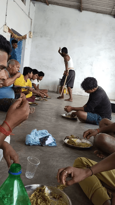 खुशियाँ पैसों का मोहताज नहीं होता देखिये इस वीडियो मे