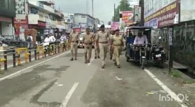 मुज़फ्फरनगर: एसएसपी द्वारा पुलिस बल के साथ प्रकाश चौक से पैदल गश्त कर सुरक्षा व्यवस्था का लिया गया जायजा, दिए दिशा निर्देश