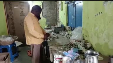 बेतिया: रतन माला वार्ड नंबर 9 निवासी प्रमोद बैठा की प्रधानमंत्री नरेंद्र मोदी ने की तारीफ, LED बल्ब बनाने की खोली थी फैक्ट्री