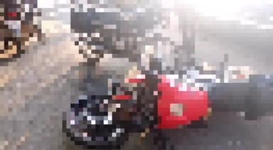 सरई: सरई बाजार में दो बाइक सवार आपस में भिड़े, तीन लोग हुए घायल