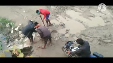 कोशी दादर घाट में पुल क्षतिग्रस्त होने के वजह से आवा- जाही में परेशानी ,