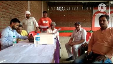 शिकोहाबाद: पथवारी रोड स्थित एक गेस्ट हाऊस में खाद्य विभाग द्वारा लाइसेंस एवं रजिस्ट्रेशन शिविर का किया गया आयोजन