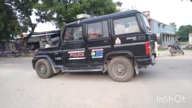 धनघटा: क्षेत्र में पीआरवी 1490 द्वारा लावारिस हालत में मिली बच्ची को स्थानीय लोगों के सहयोग से परिजनों को किया गया सुपुर्द