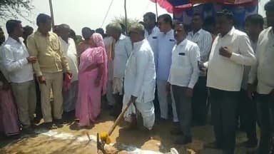 ಮುಂಡರಗಿ: ಕಕ್ಕೂರು ಗ್ರಾಮದಲ್ಲಿ ಶಾಸಕರಿಂದ ನೀರಾವರಿ ಯೋಜನೆಗೆ ಚಾಲನೆ