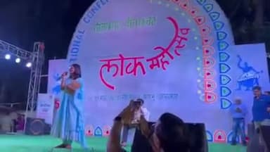 IPTA के राष्ट्रीय सम्मेलन में नेहा सिंह राठौड़ ने लोगों मो झुमाया, सुनिए क्या गाया