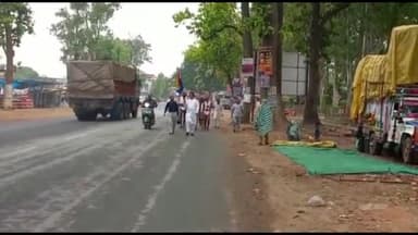 अंबिकापुर: अंबिकापुर शहर में पहुंचे जैन धर्म के धर्म गुरु धर्म गुरु के साथ निकाली जैन समाज ने शोभा यात्रा