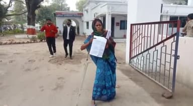 रायबरेली: पूरे पटनहिया- विकलांग 50 वर्षीय महिला न्याय के लिए भटक रही दर-दर थाने से नहीं मिला न्याय एसपी से गुहार