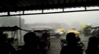 शाहबाद: पिहानी में सुबह से हो रही ओले और बारिश की बरसात से  किसानों की फसलों को पहुंचा नुकसान, किसान परेशान।