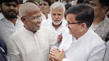 ओड़ी ,मिर्जापुर में जलशक्ति मंत्री श्री स्वतंत्रदेव जी की माताजी स्व• रामा देवी जी की तेरहवीं में श्रद्धांजलि अर्पित की ।