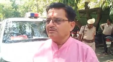 चित्तौड़गढ़: सशस्त्र जवानों के साथ नवरात्रि को लेकर कालिका माता के जेवर पहुंचाए गए दुर्ग, तैयारियां हुई पूर्ण : पंडित अरविंद भट्ट