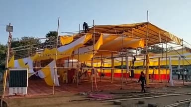 बिहार: श्रम कल्याण के मैदान में बिहार दिवस के मौके पर कार्यक्रम के लिए बनाया गया पंडाल तेज़ हवा और बारिश से हुआ क्षतिग्रस्त