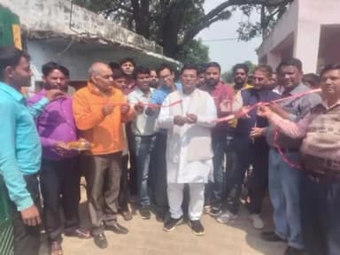 डिबाई: डिबाई के नयाबास में पंडित दीनदयाल उपाध्याय पशु आरोग्य मेला का आयोजन, जांच के बाद बांटी दवाई