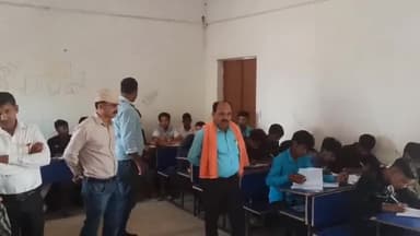 मोहम्मदगंज: अपग्रेडेड उच्च विद्यालय में मैट्रिक की हिंदी विषय की परीक्षा कदाचार मुक्त और शांतिपूर्ण हुई संपन्न