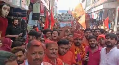 जलेसर: बनखंडेश्वर महादेव मंदिर इसौली से हिंदू एकता संगठन के कार्यकर्ताओं ने निकाली भगवा यात्रा