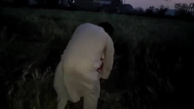 अजयगढ़: अजयगढ़ क्षेत्र के ओला प्रभावित किसानों के खेत पर रात में पहुंचे कैबिनेट मंत्री ब्रजेंद्र प्रताप सिंह