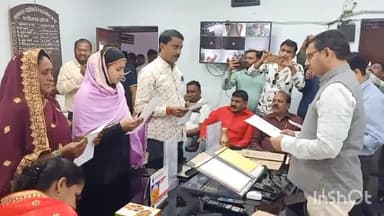 फारबिसगंज: एसडीओ कार्यालय में नगर निकाय के स्थाई समिति सदस्यों को दिलाई गई शपथ