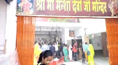 रायबरेली: शहर के प्रसिद्ध वर्षों पुराने मनसा देवी मंदिर में आज चैत्र नवरात्र के पहले दिन उमड़ी भक्तों की भीड़ पुलिस बल तैनात