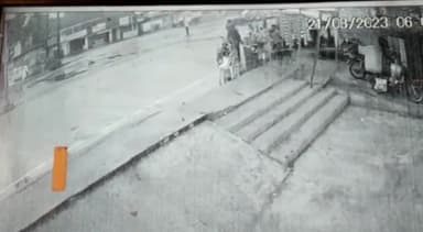 अंबिकापुर: शहर के अंदर पहुचे जंगली सूअर ने दो महिलाओं को किया घायल, वीडियो सीसीटीवी कैमरे में हुई कैद