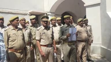 रायबरेली: गुरबक्शगंज थाना अध्यक्ष व सिपाही द्वारा होमगार्ड को पीटे जाने के मामले में पीड़ित होमगार्ड ने डीएम से लगाई गुहार