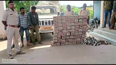 कटेया: भगवानपुर हनुमान मंदिर के समीप पुलिस ने एक पिकअप से 40 पेटी विदेशी शराब किया बरामद,दो तस्कर गिरफ्तार।